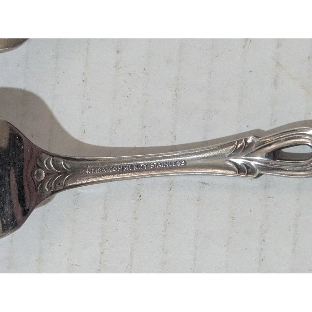 Oneida Community Stainless Chandelier Forks Set of 4 Dinner Salad 1970s Vintage